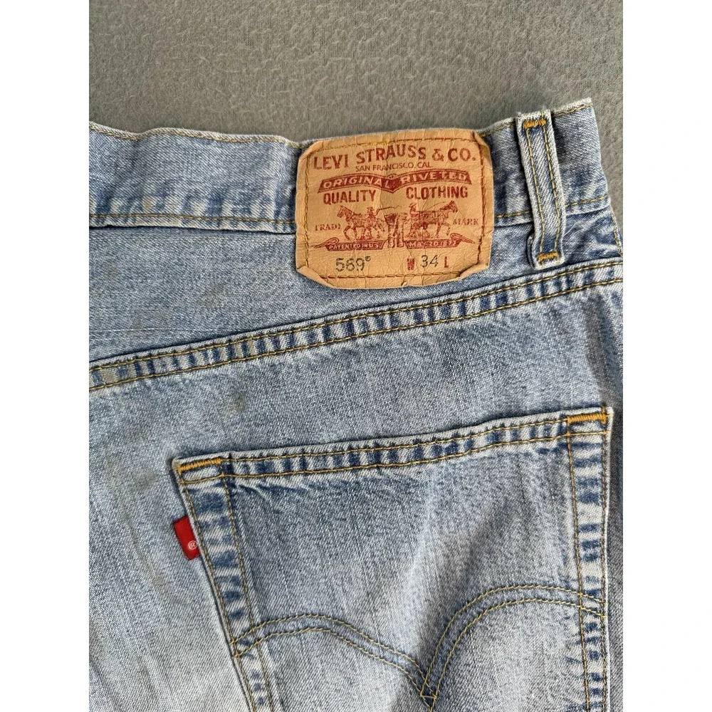 Levi's 569 Shorts Mens 34 Light Wash Blue Denim Loose 11 Inseam Casual Summer